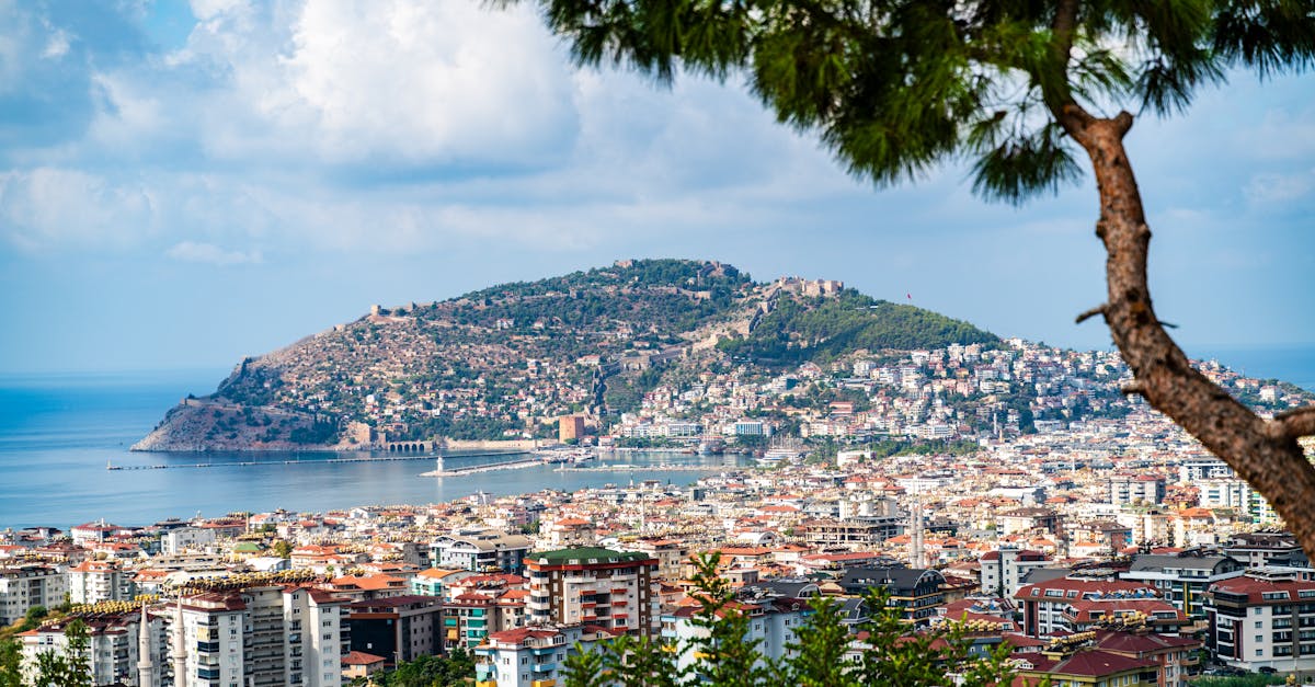 Neighborhood Life in Alanya: The Colors of Daily Living from Streets to Coffee Breaks