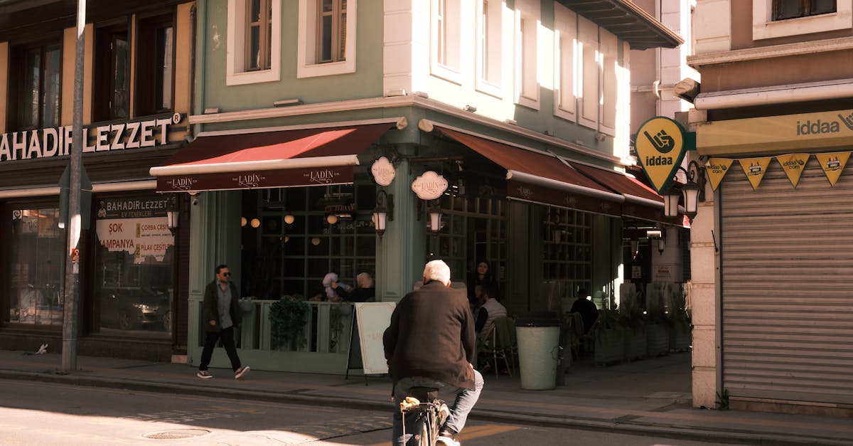 Neighborhood Life in Alanya: Warm Streets and Daily Routines