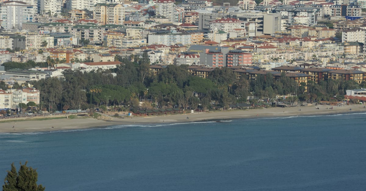 Neighborhood Life in Alanya: From Streets to the Shore, the Colors of Real Life