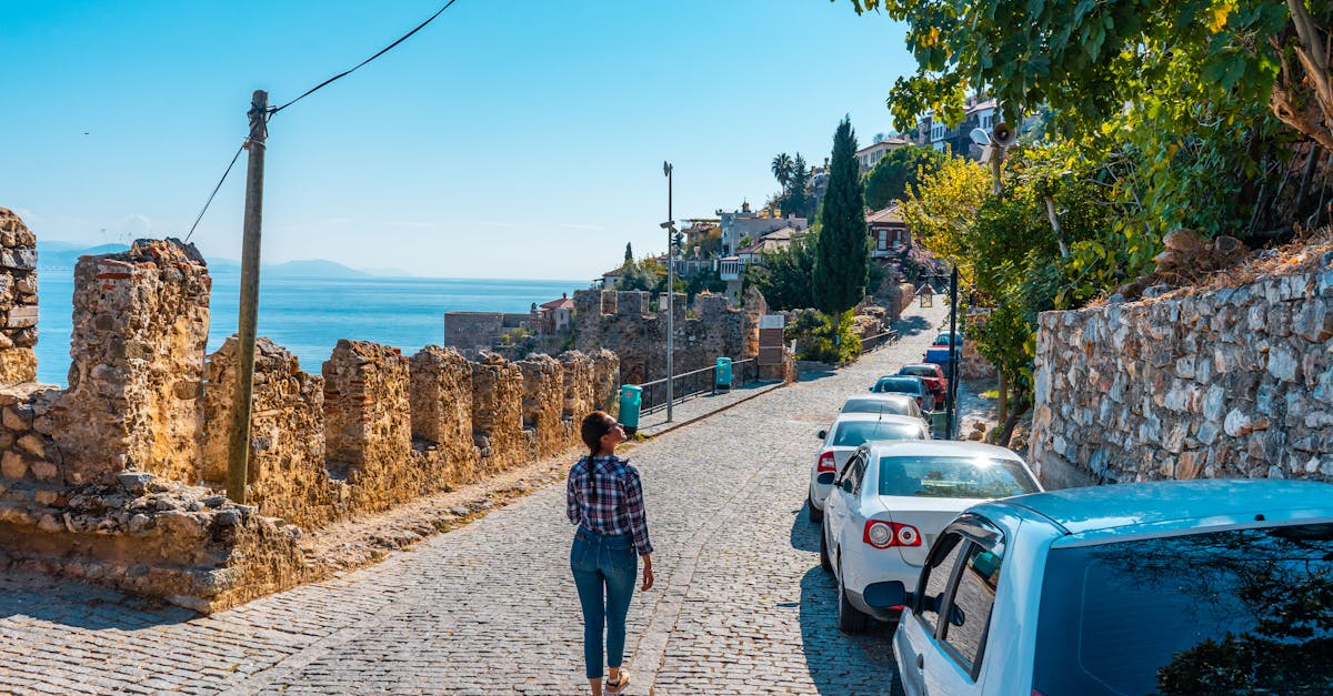 Neighborhood Life in Alanya: The Magic of Ordinary Days and the Rhythm of Living